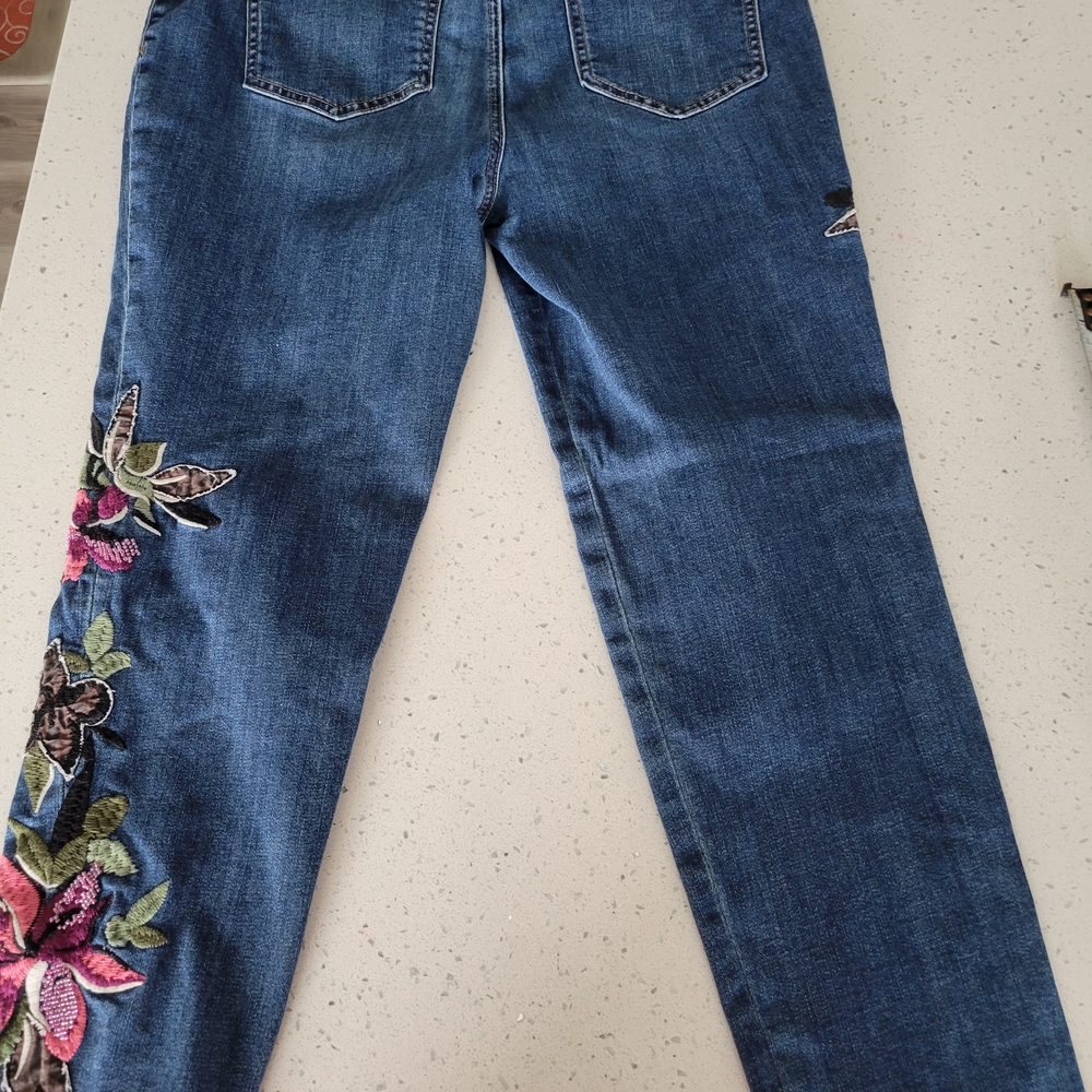 Chico's Blue Straight Jeggings Ankle Jeans with Floral Embroidery